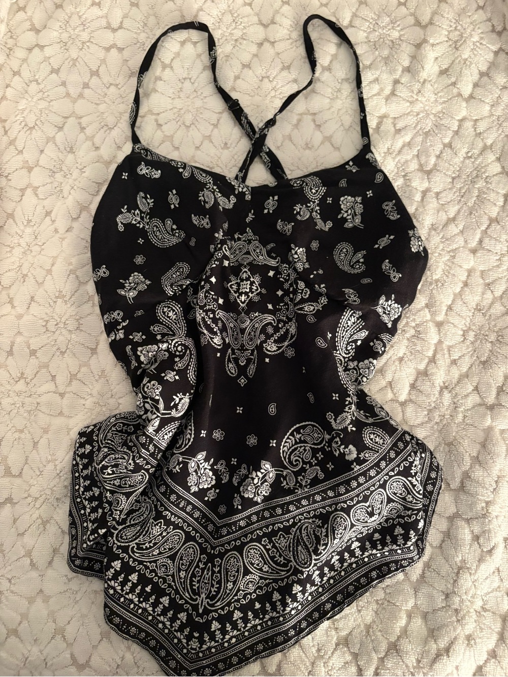 No Boundaries Black & White Paisley Bandana-Print Camisole